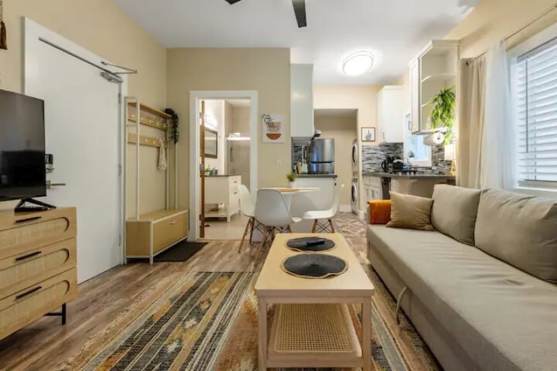 charming Airbnbs in Venice Beach