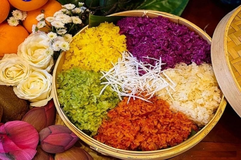 five coloured sticky rice