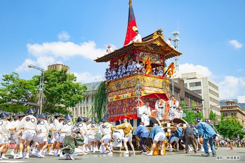 gion matsuri parade japan summer festivals