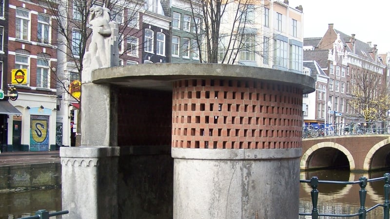 amsterdam city hall urinal