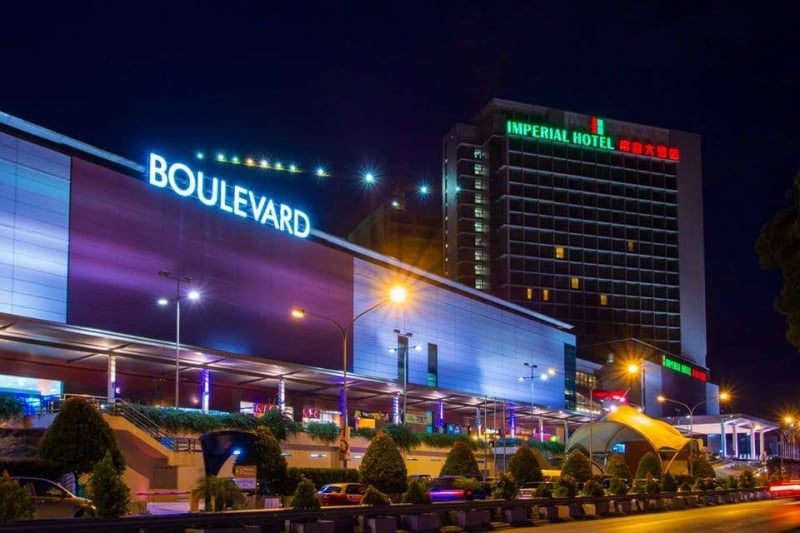 boulevard shopping mall