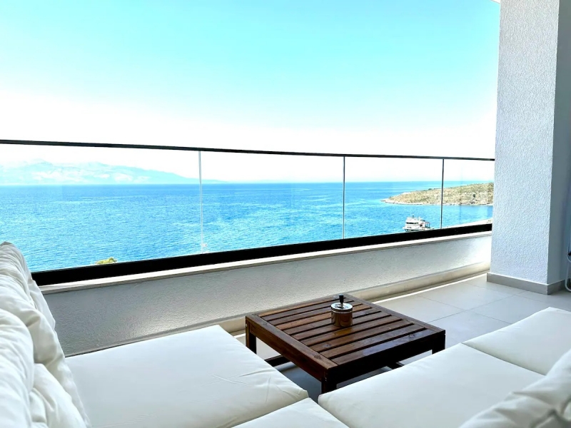 suite Airbnbs in Saranda