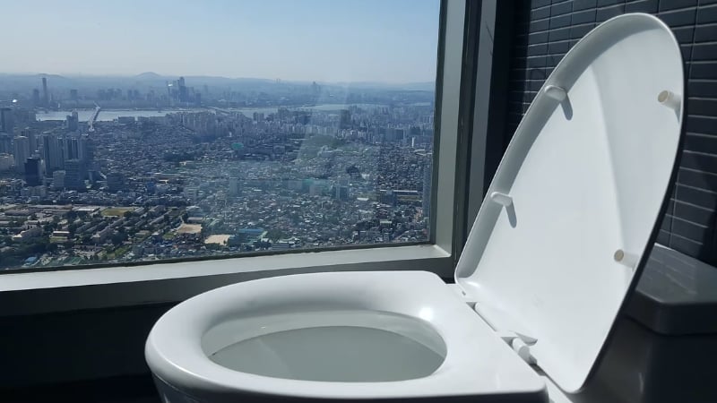 n seoul tower toilet