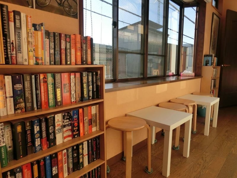 hostel near mount fuji mini library