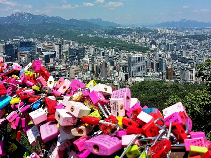 love locks namsan tower