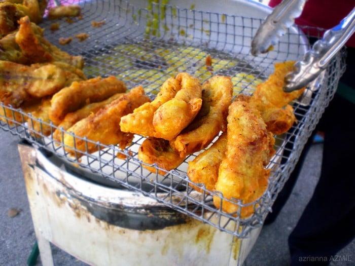 Assorted fried kuih