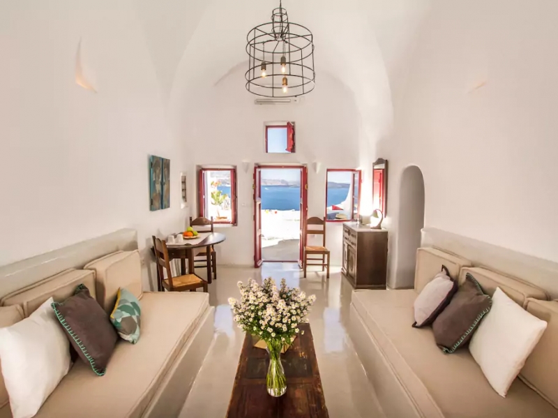 Airbnb in oia Santorini