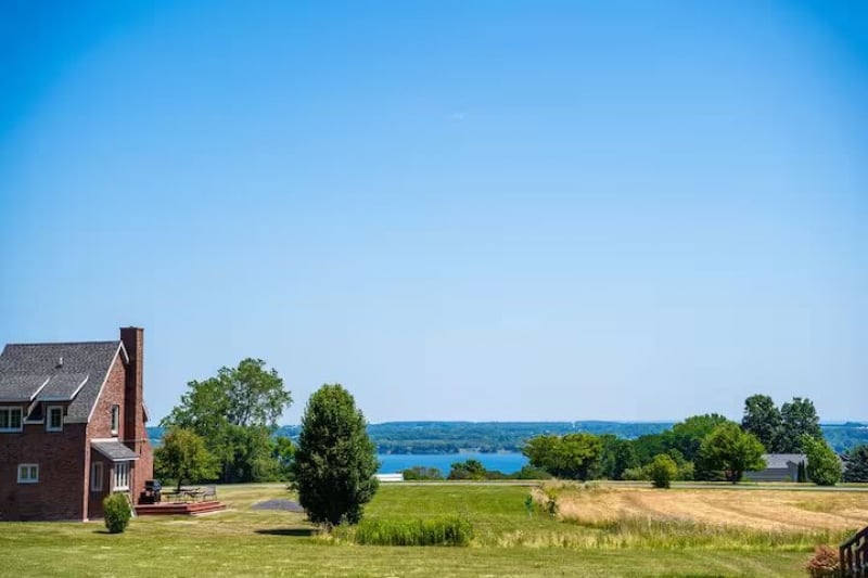 Airbnb stays in Finger Lakes with views