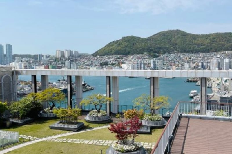 lotte mall rooftop busan