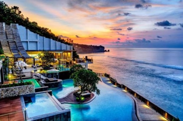 1-FOR-1 One Room Night Offer at Anantara Uluwatu Bali Resort with HSBC Card
