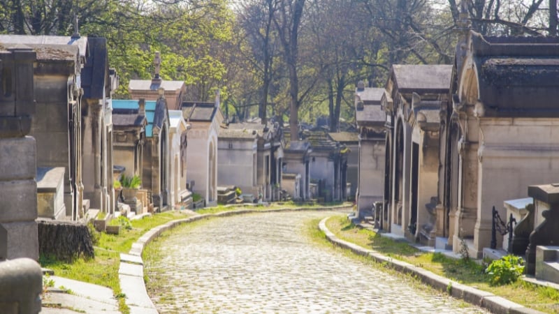 pere lachaise cemetery, paris, france