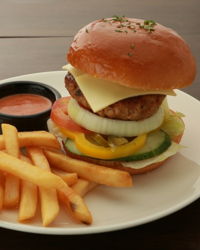 Best Halal Burgers in Singapore That Are Not Fast Food Chains - HalalZilla