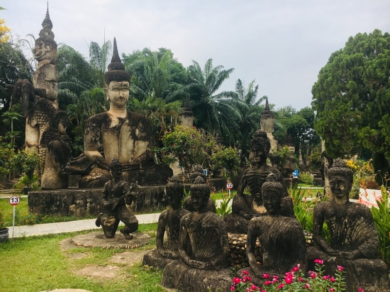 Nên đi Luang Prabang hay Vientiane