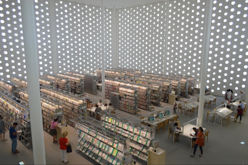 beautiful libraries: kanazawa umimirai library, japan