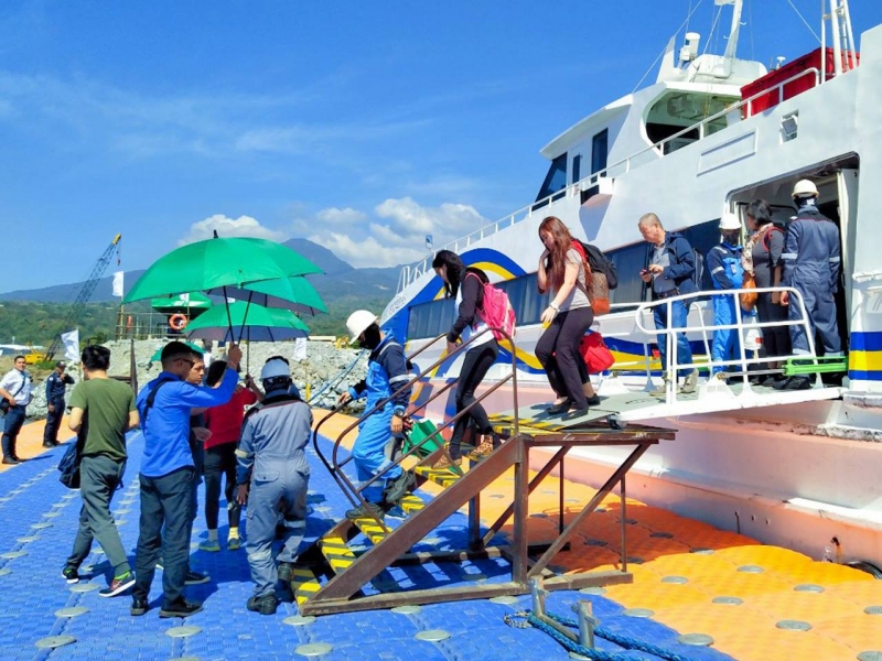 Manila-Bataan Ferry Service Cuts Down Travel Time to 50 Minutes ...