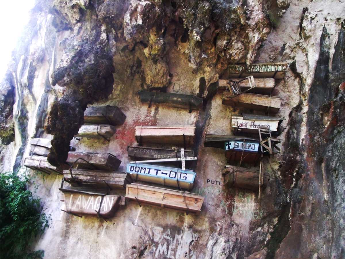 sagada hanging coffins