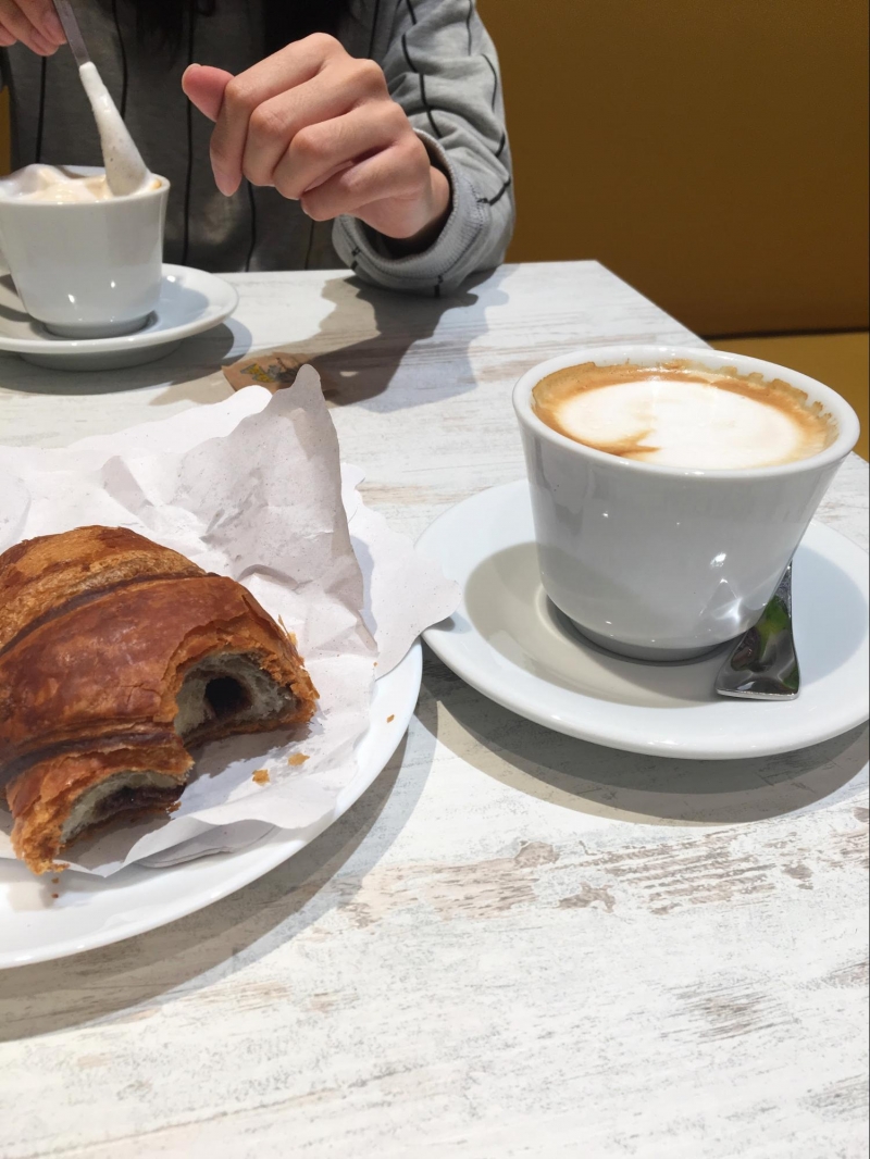 florence: cornetto and cappuccino