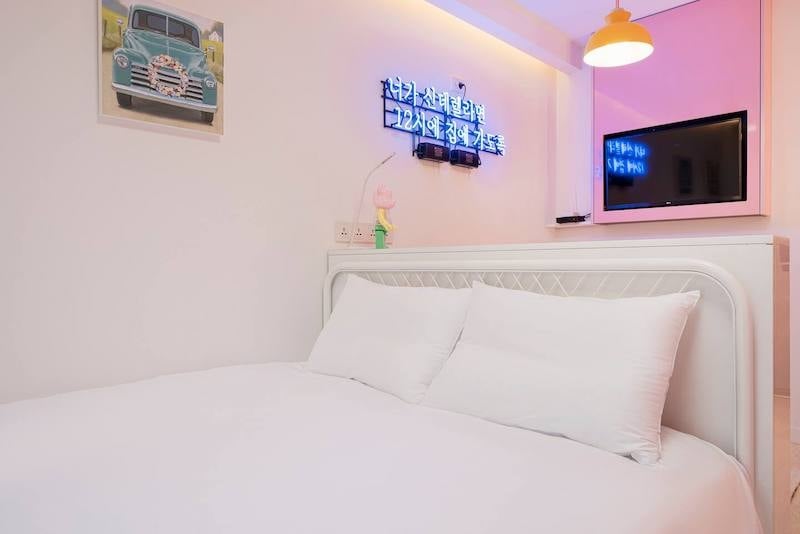 Pink Affordable Airbnb Near Myeongdong