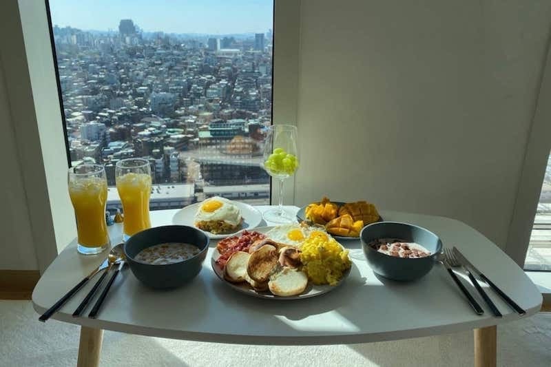 breakfast with views in apartment