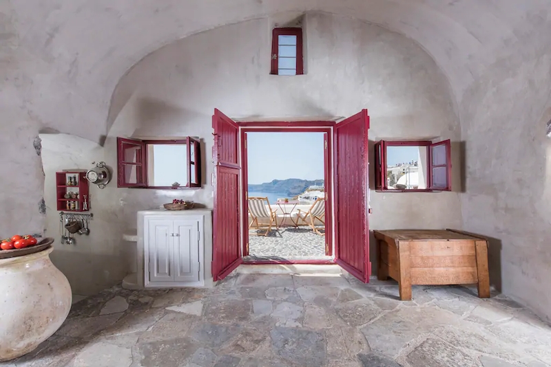 Airbnb in Santorini