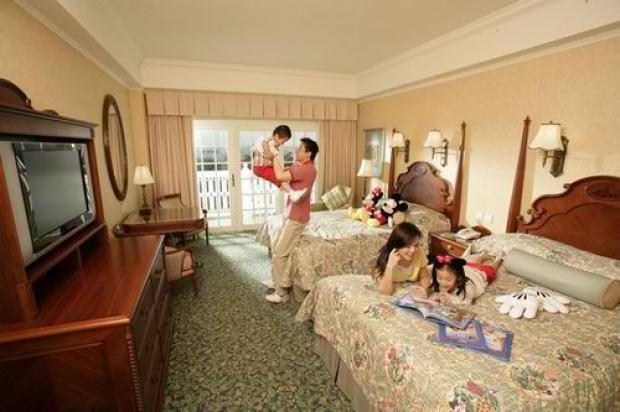 2 Nights Plus Offer in Hong Kong Disneyland with Up to 15% Savings
