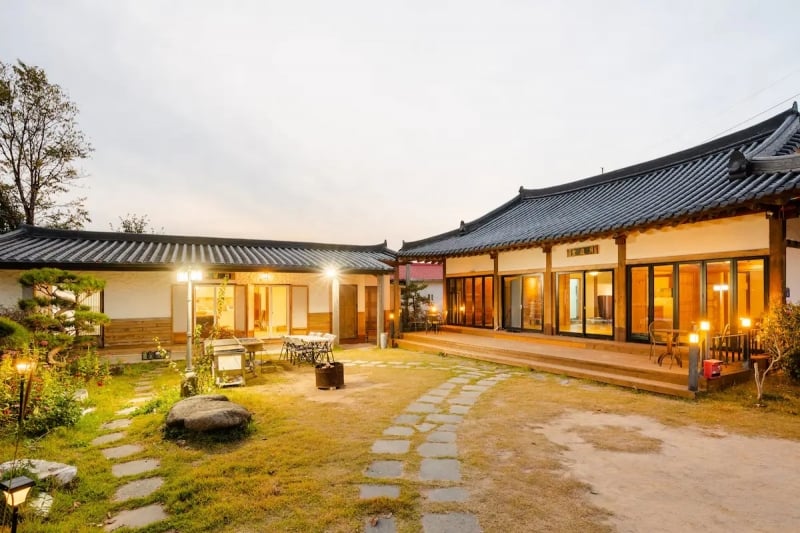 hanok airbnbs in south korea