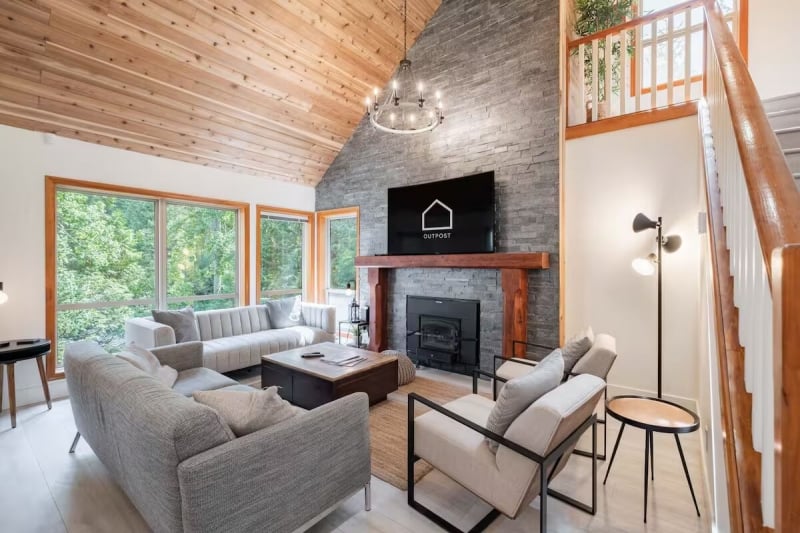 tounhouse Airbnbs in Whistler