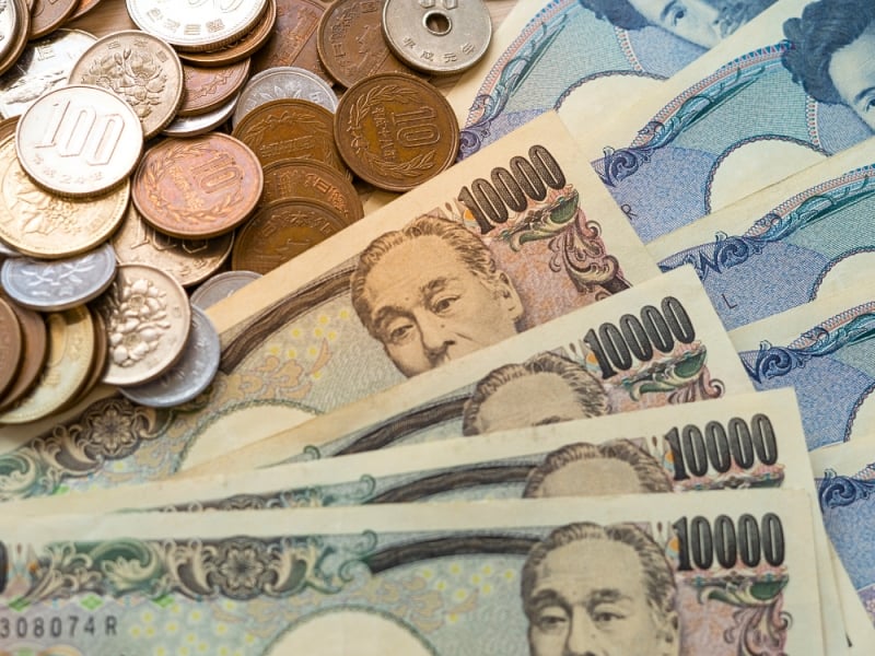 Japanese currency, cash