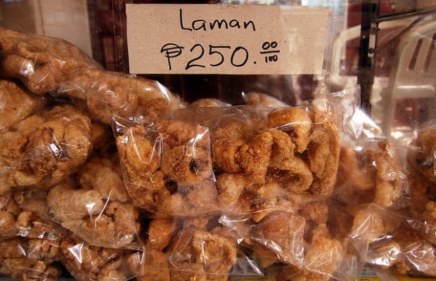 Mua khi du lịch Philippines: Chicharon (Da heo)