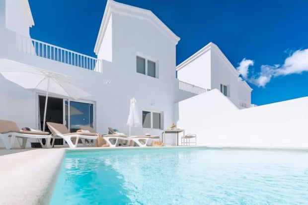Sun-kissed Airbnb in Playa Blanca steps from the marina