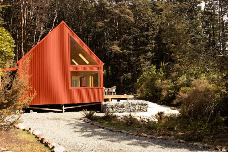 secluded Airbnbs in New Zealand to See Alpine Wildflowers 