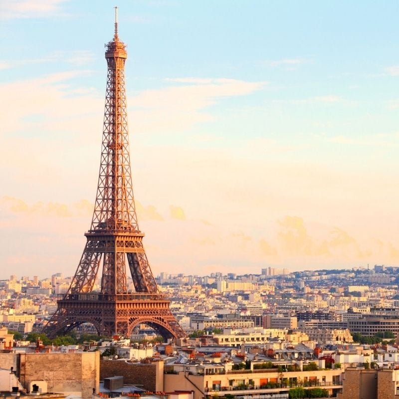 eiffel tower in paris