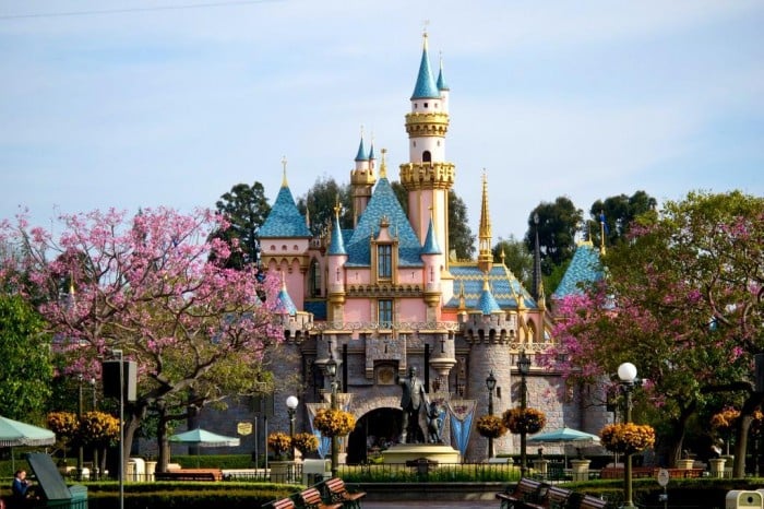 Exhilarating Must-Visit Theme Parks in the US West Coast For the Ride ...