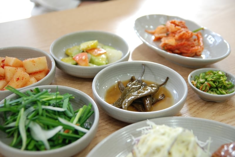 How to Eat Korean Food (Without Embarrassing Yourself) 