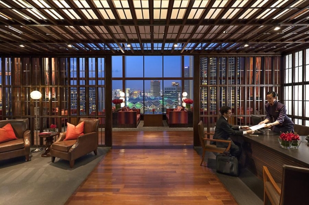 Suite Arrivals at Mandarin Oriental Singapore with Rooms from SGD350