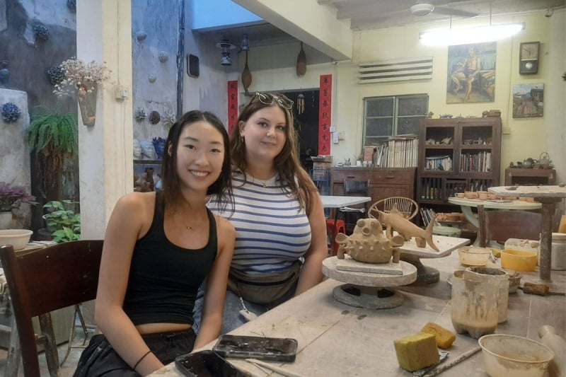 malacca pottery