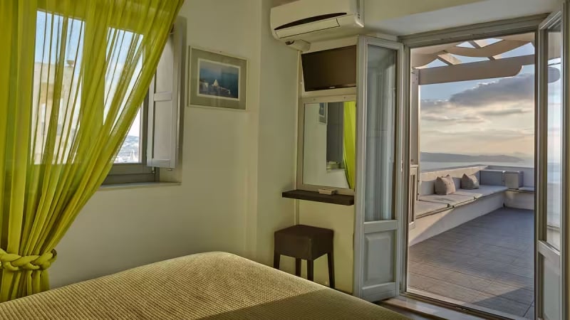 Airbnb Fira Santorini 