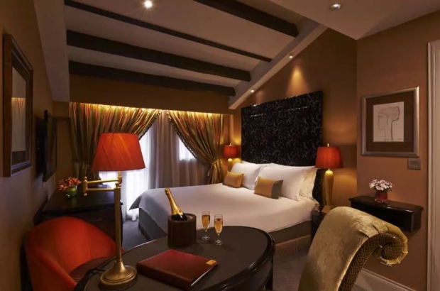 Enjoy Up to 15% Savings in The Scarlet Singapore with Maybank Card