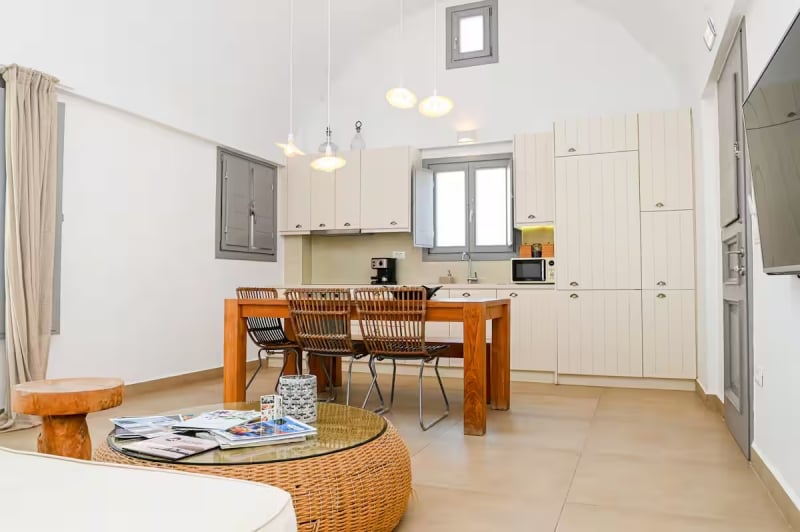 Airbnb Fira Santorini 