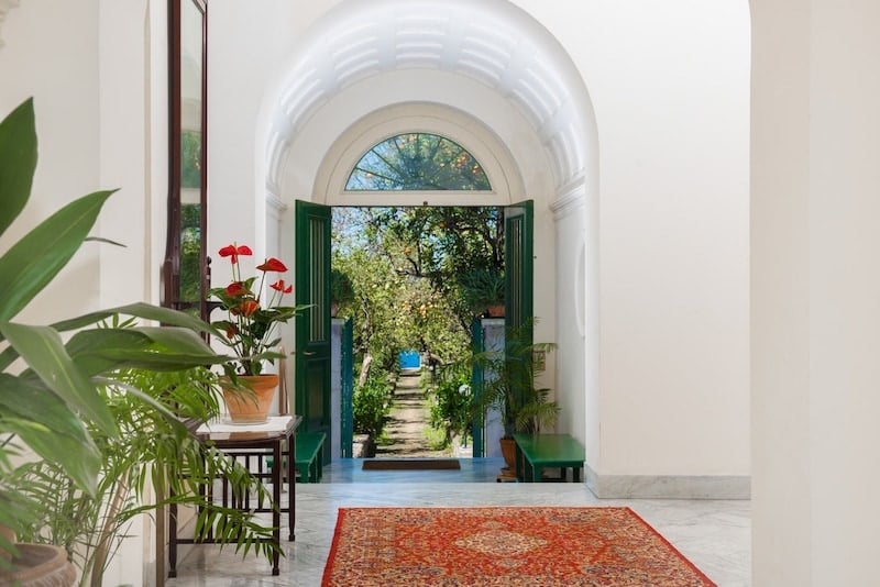 Airbnb in Sorrento With Lemon Trees