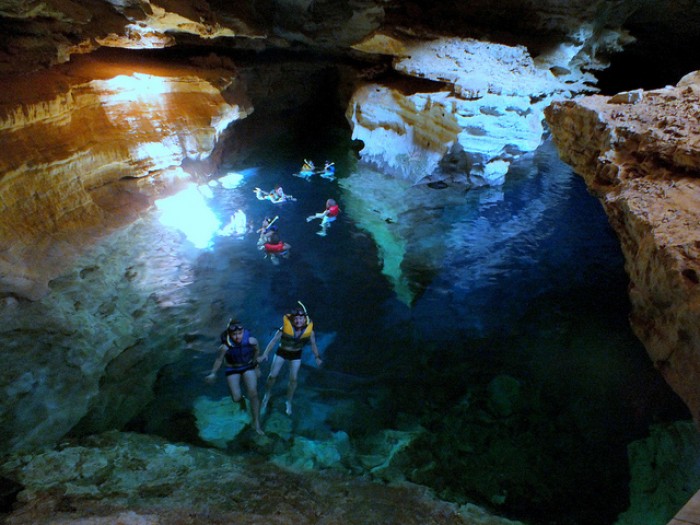 Hồ bơi tự nhiên: Poco Azul, Brazil