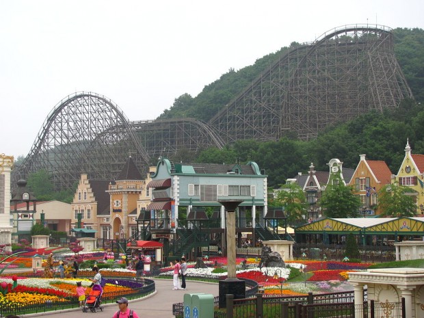 11 Insane Roller Coasters in Asia for Hardcore Thrillseekers