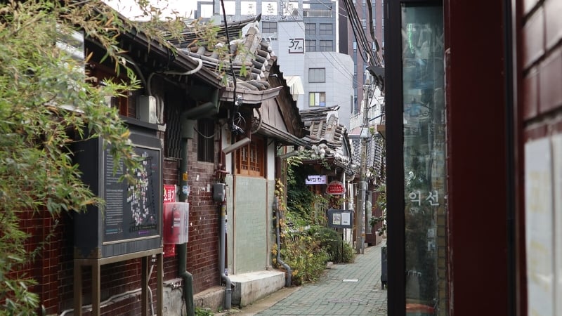 ikseon dong hanok village