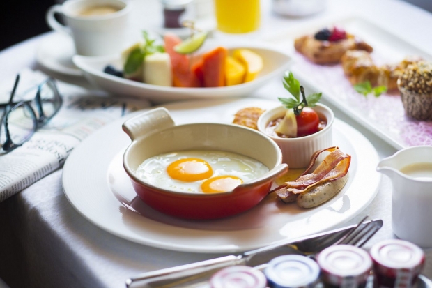 Bed and Breakfast Offer from SGD550 in The Ritz-Carlton Millenia Singapore
