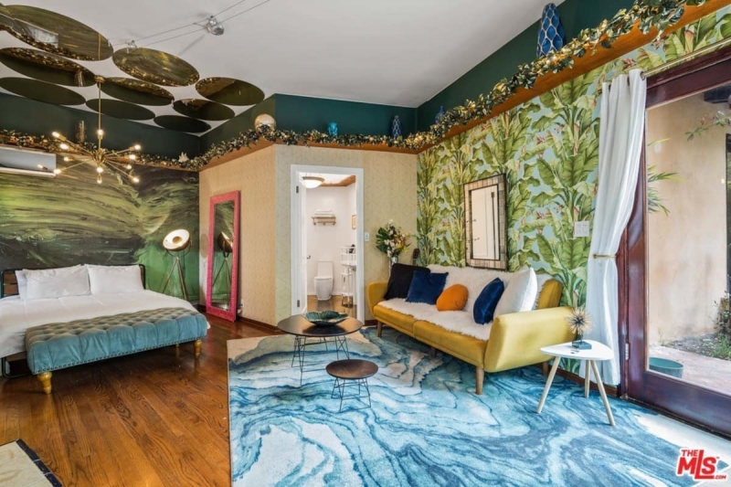 airbnb in los angeles with tropical vibes