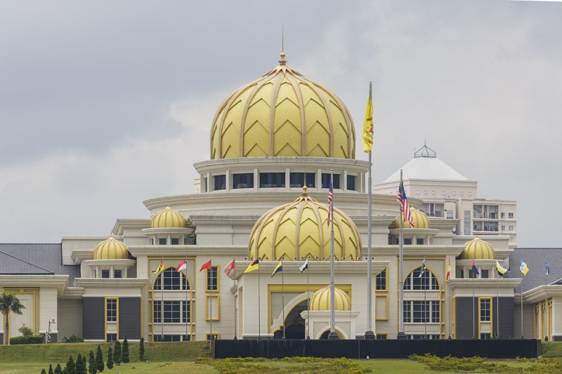 Istana negara 首相 辞职