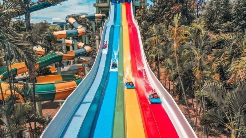 Splash Island slides Biñan Laguna