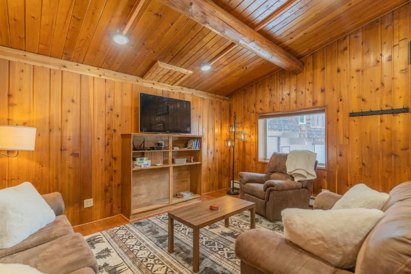 lodge Airbnbs in Fairbanks