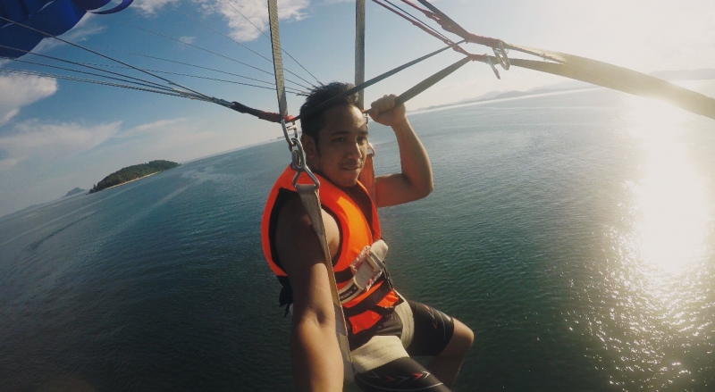 sufi rashid parasailing travelogue