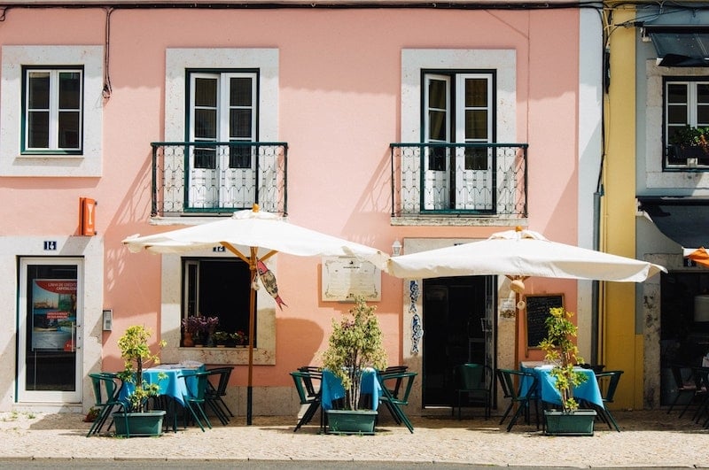 Al Fresco Seating in Portugal 